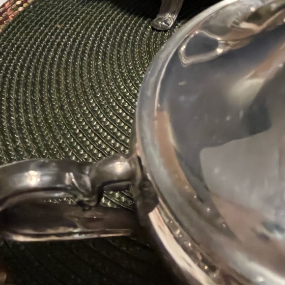 Wm Rogers Finest Quality International Company Silver Teapot, Sugar & Cream - Picture 13 of 16